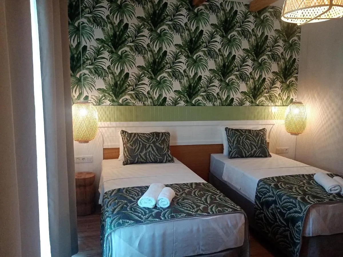 Dolphin Park Hotel Ортаджа 3*,